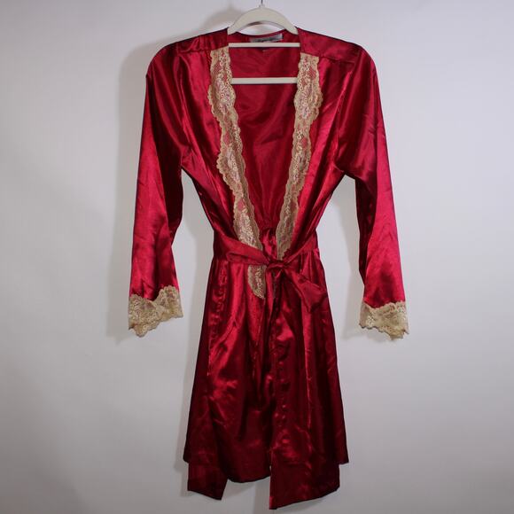 Morgan Taylor Red Front Tie Robe With Beige Lace Trim Size S/M - Picture 1 of 6